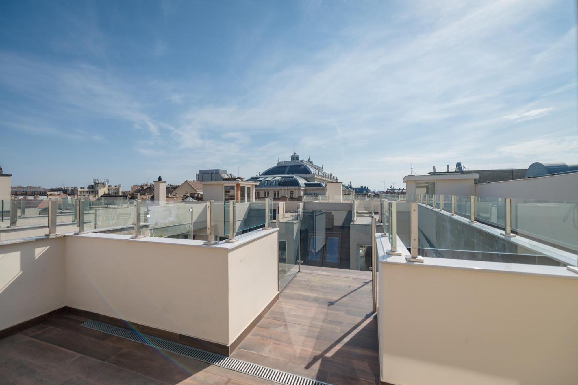 2 Bedroom 2 Bathroom Loft With Terrace By The Opera * Budapeszt