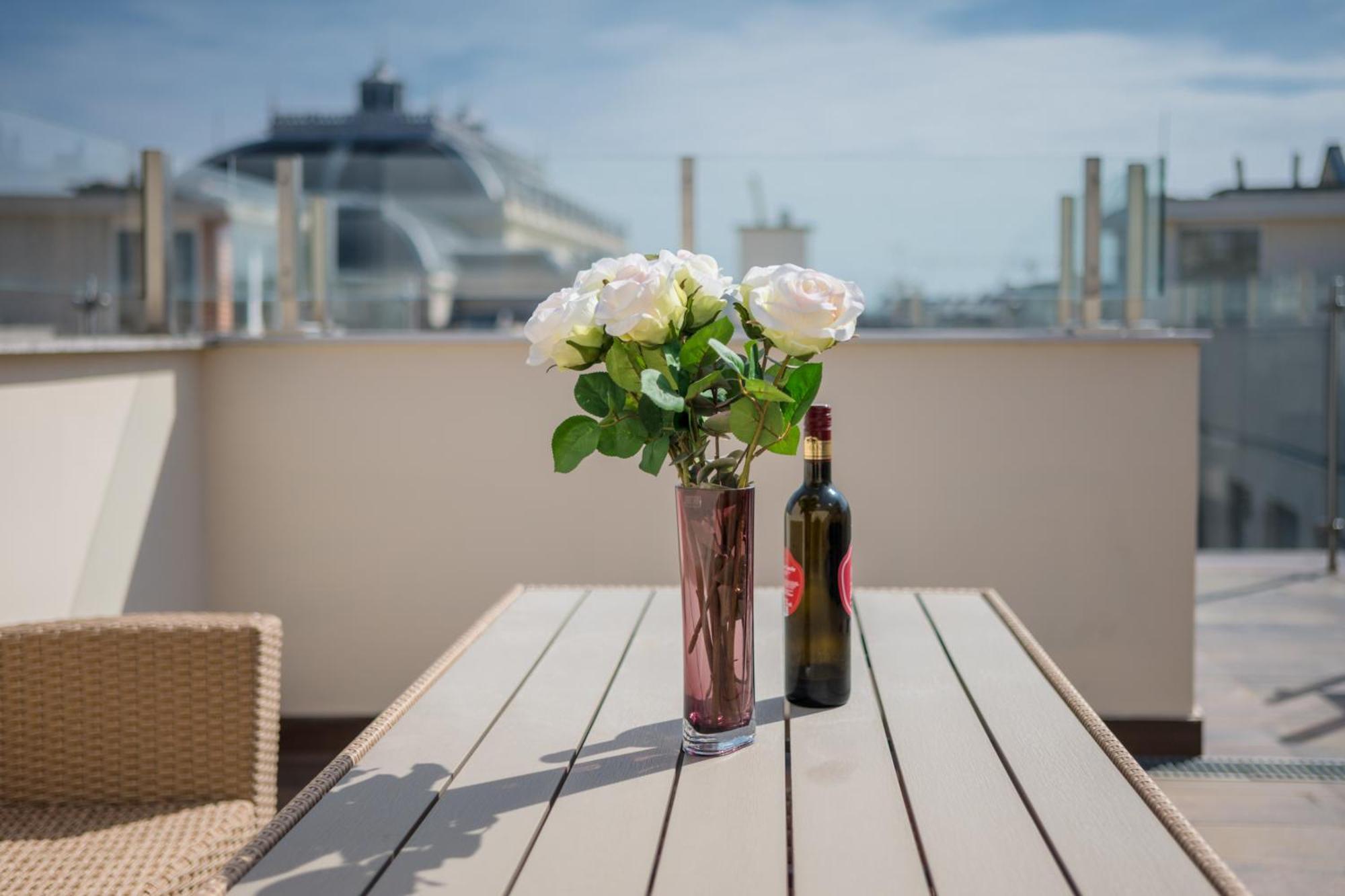 2 Bedroom 2 Bathroom Loft With Terrace By The Opera Apartament Budapeszt