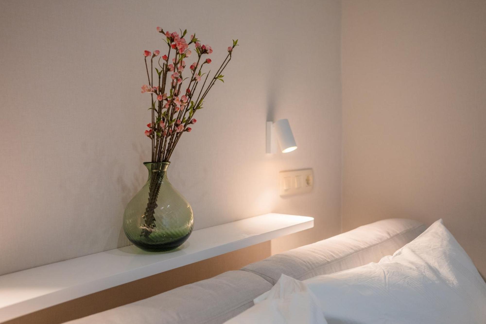 2 Bedroom 2 Bathroom Loft With Terrace By The Opera Budapesta